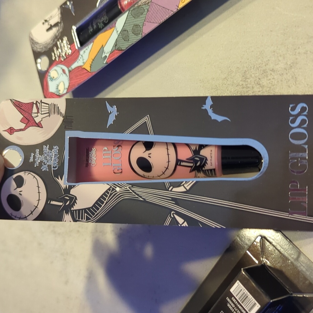 Disney Nightmare Before Christmas 2 Lip Glosses and 1 Lip Balm - Picture 4 of 10